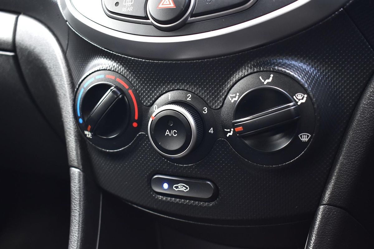 2018 Hyundai Accent Sport RB6