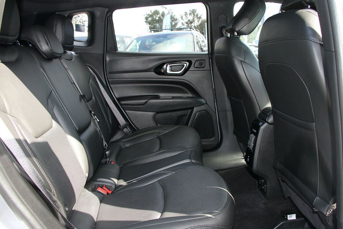 2023 Jeep Compass S-Limited M6