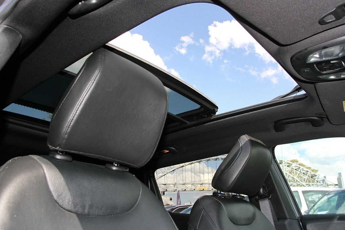 2023 Jeep Compass S-Limited M6