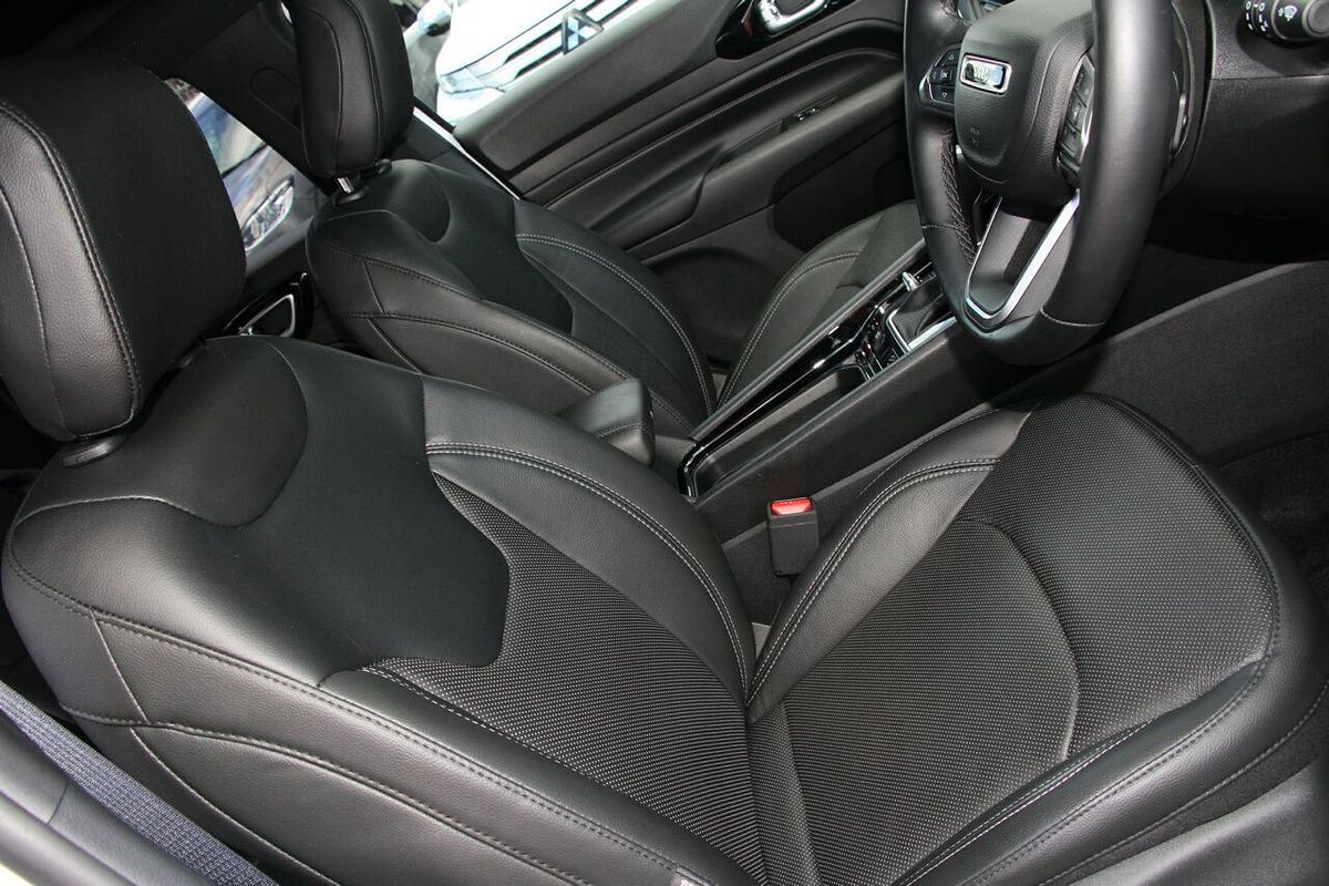 2023 Jeep Compass S-Limited M6