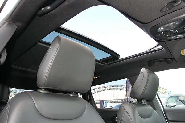 2023 Jeep Compass S-Limited M6