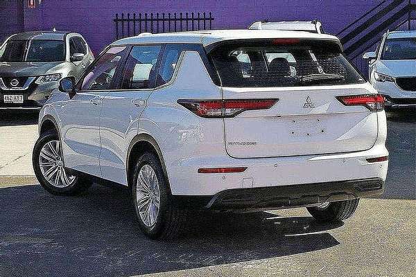 2022 Mitsubishi Outlander ES ZM