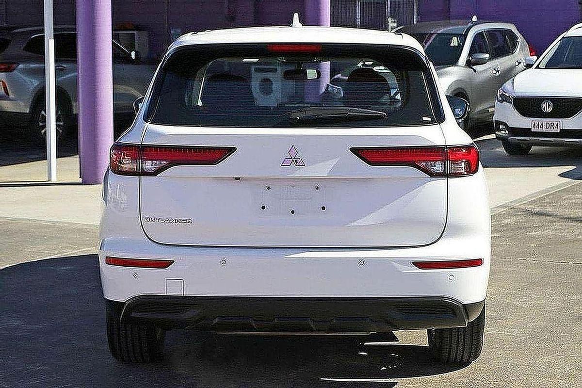 2022 Mitsubishi Outlander ES ZM