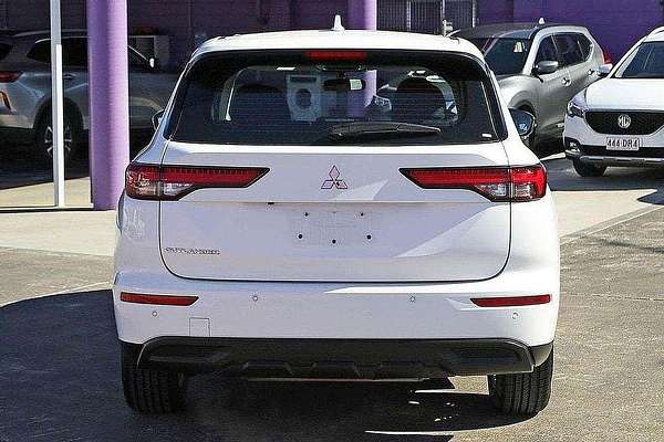 2022 Mitsubishi Outlander ES ZM