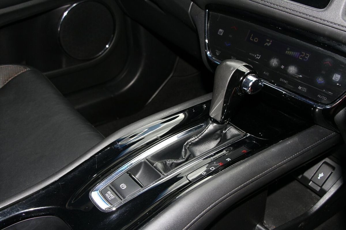 2015 Honda HR-V VTi-L