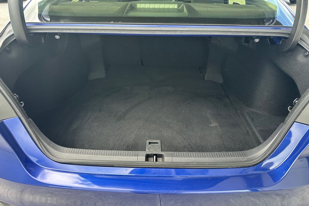 2018 Toyota Camry Ascent AXVH71R