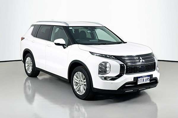 2024 Mitsubishi Outlander LS ZM