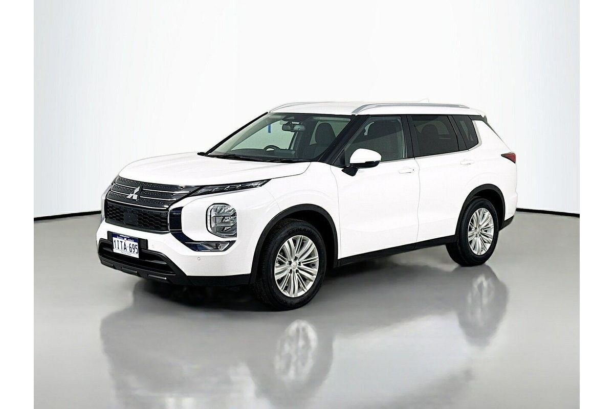 2024 Mitsubishi Outlander LS ZM