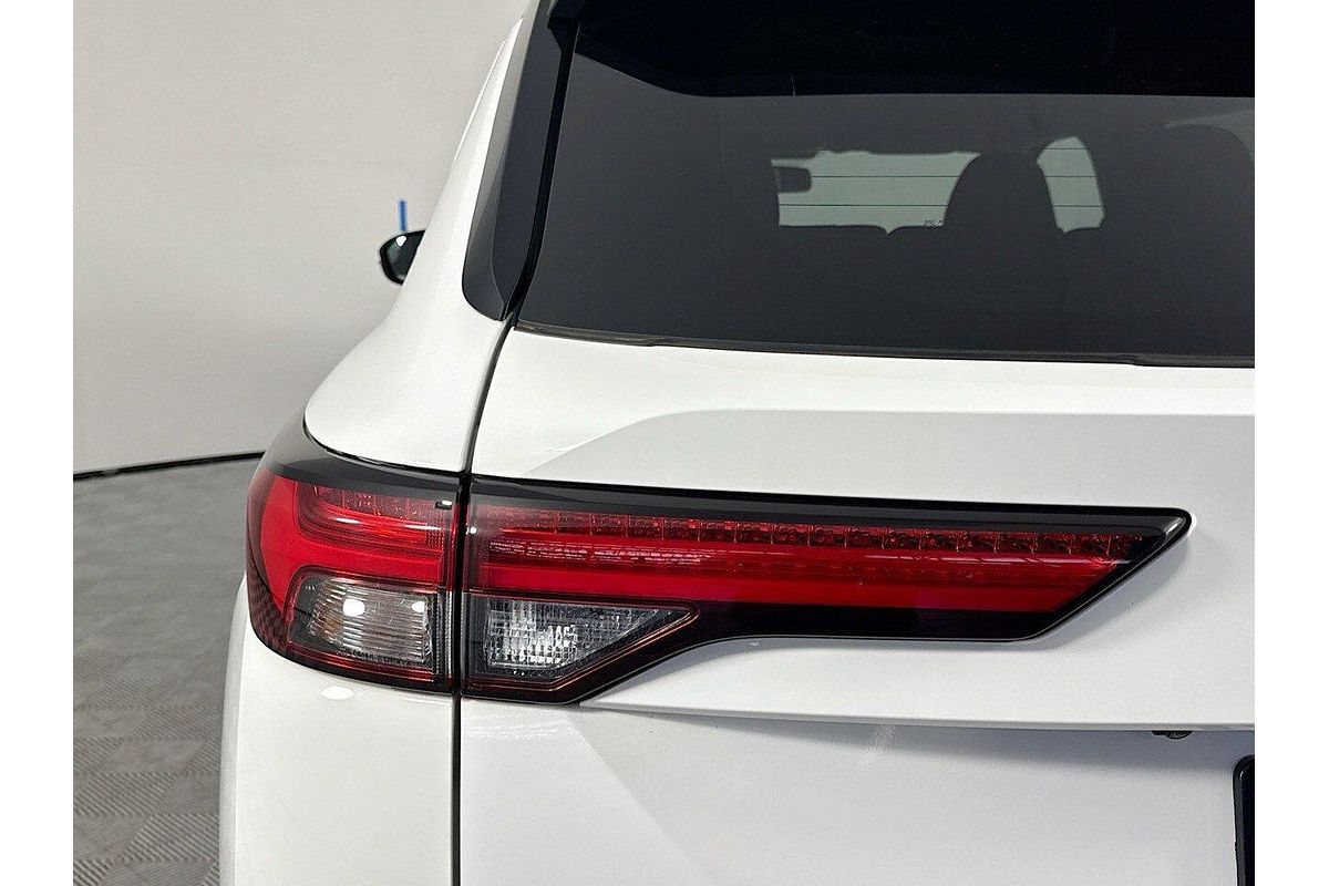 2024 Mitsubishi Outlander LS ZM