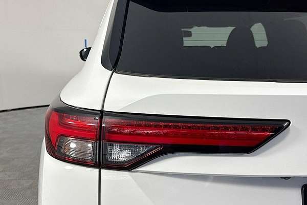 2024 Mitsubishi Outlander LS ZM