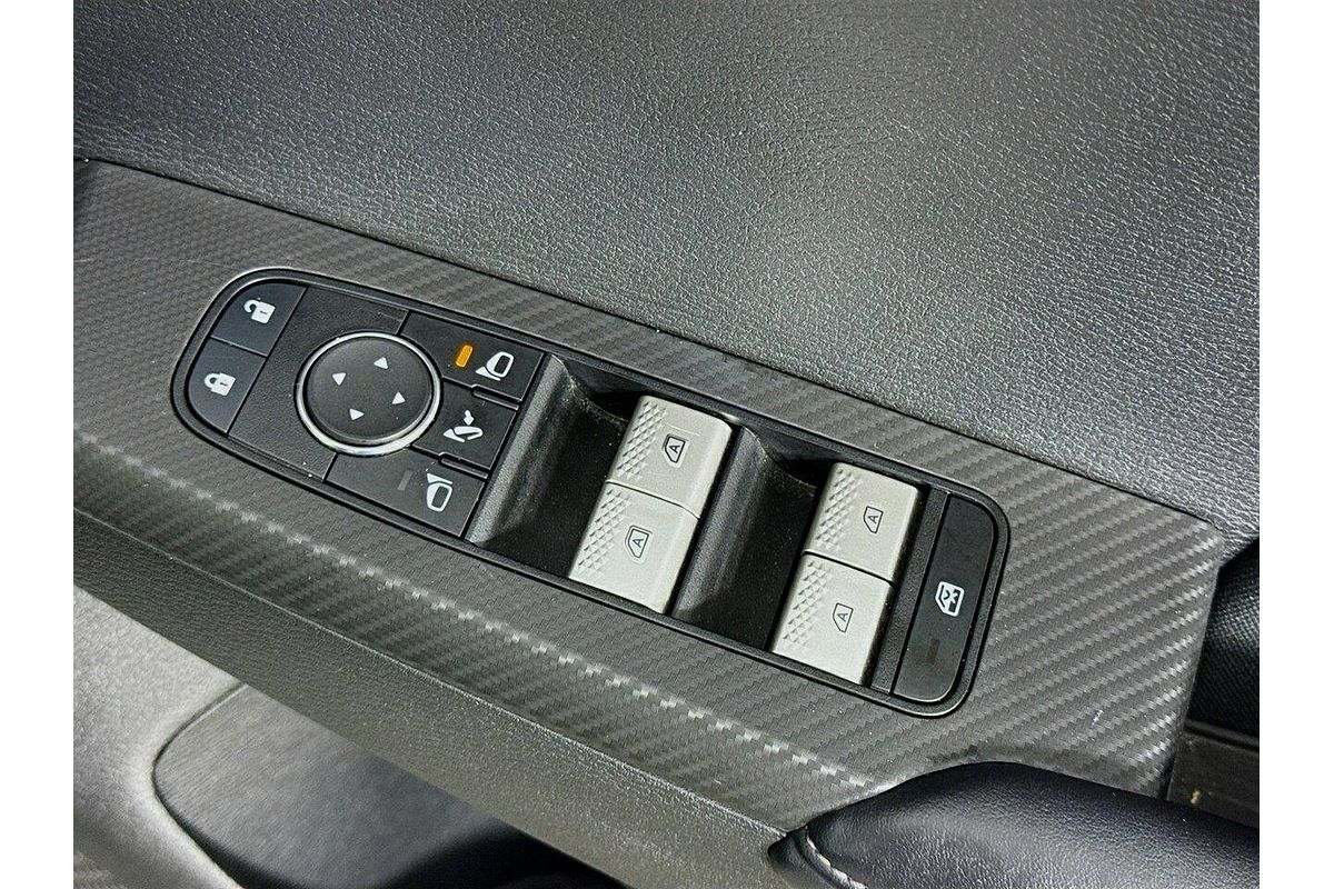 2024 Mitsubishi Outlander LS ZM