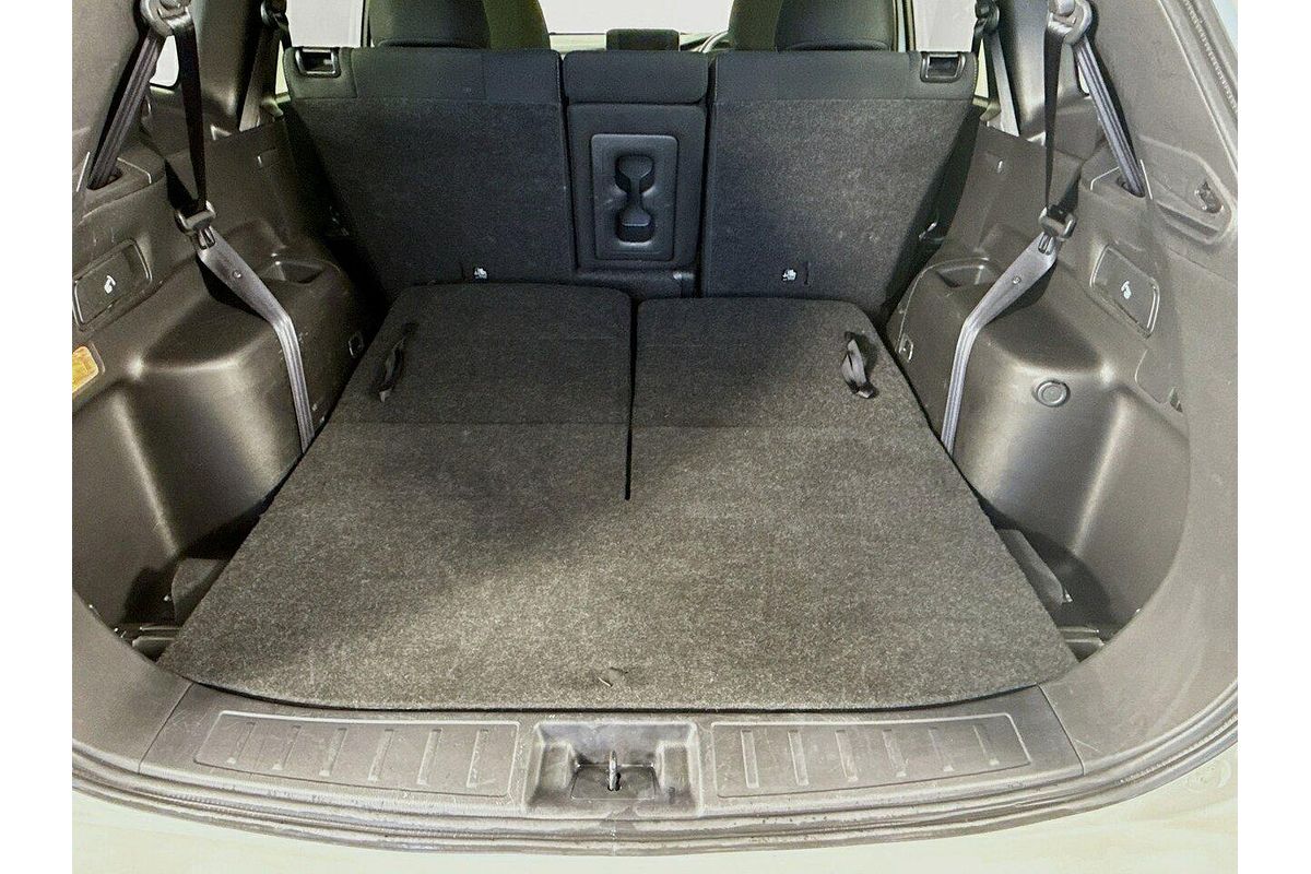 2024 Mitsubishi Outlander LS ZM