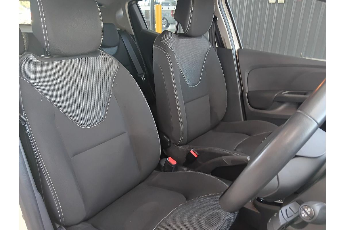 2016 Renault Clio Dynamique IV B98