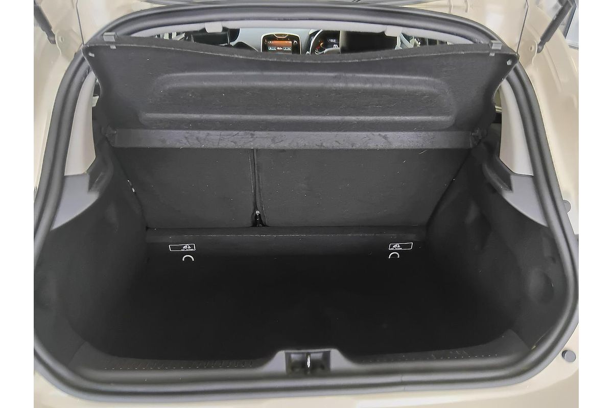 2016 Renault Clio Dynamique IV B98