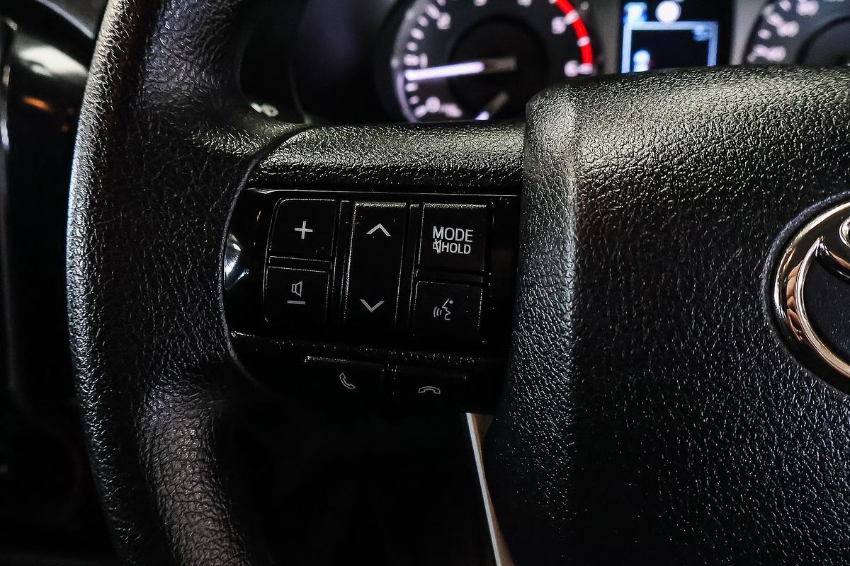 2020 Toyota Hilux SR GUN126R 4X4
