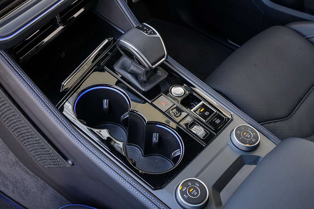 2025 Volkswagen Touareg R RC