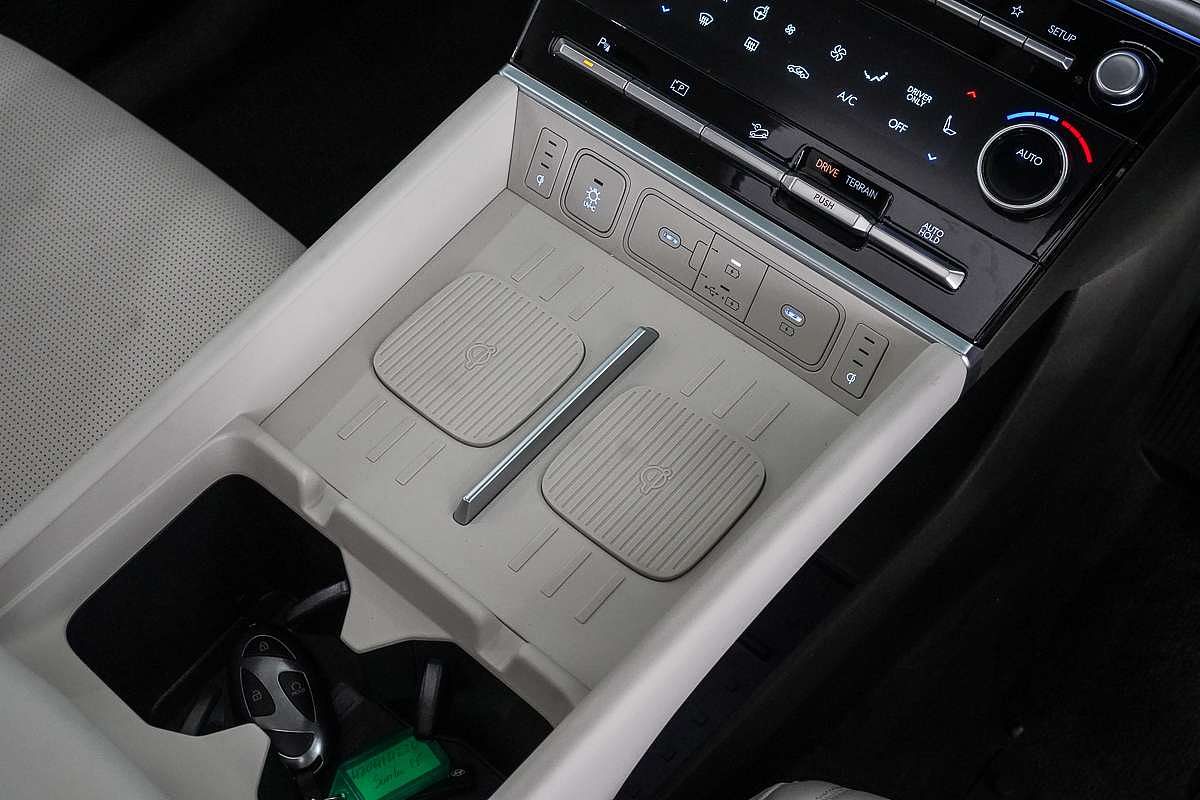 2025 Hyundai Santa Fe Hybrid Calligraphy MX5.V1