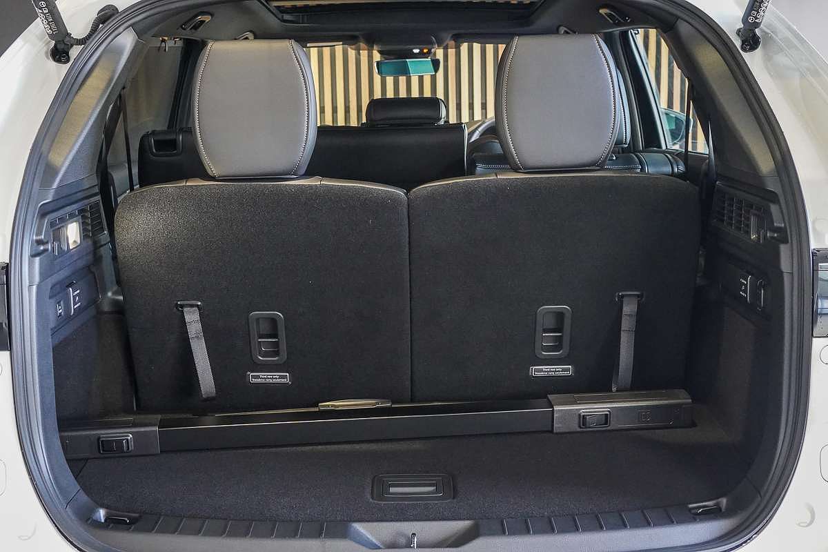 2025 Mazda CX-80 P50e Azami KL