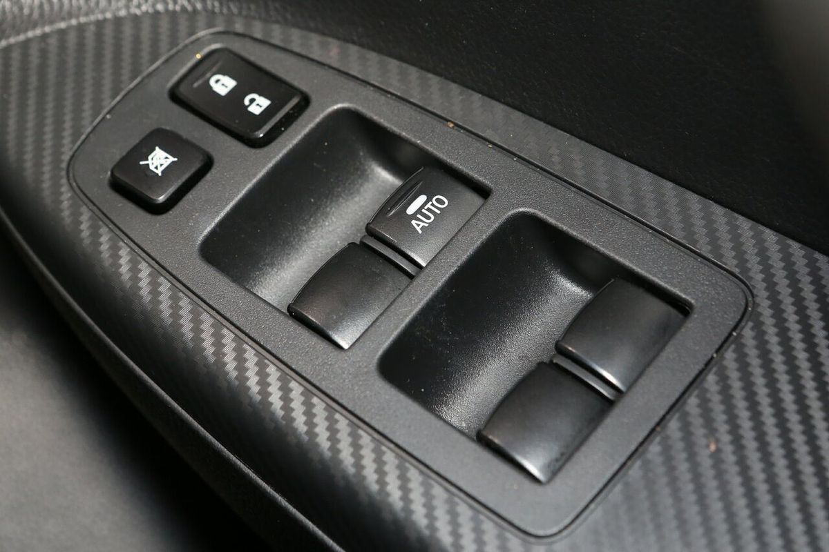 2024 Mitsubishi Eclipse Cross ES YB