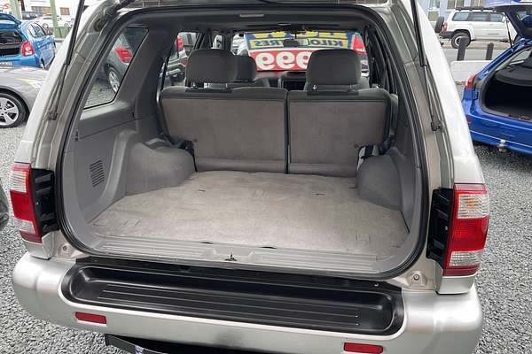 2002 Nissan Pathfinder Ti WX II