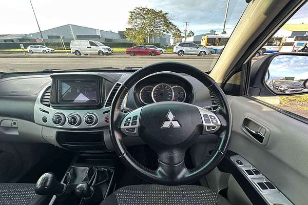 2012 Mitsubishi Triton GLX-R MN 4X4