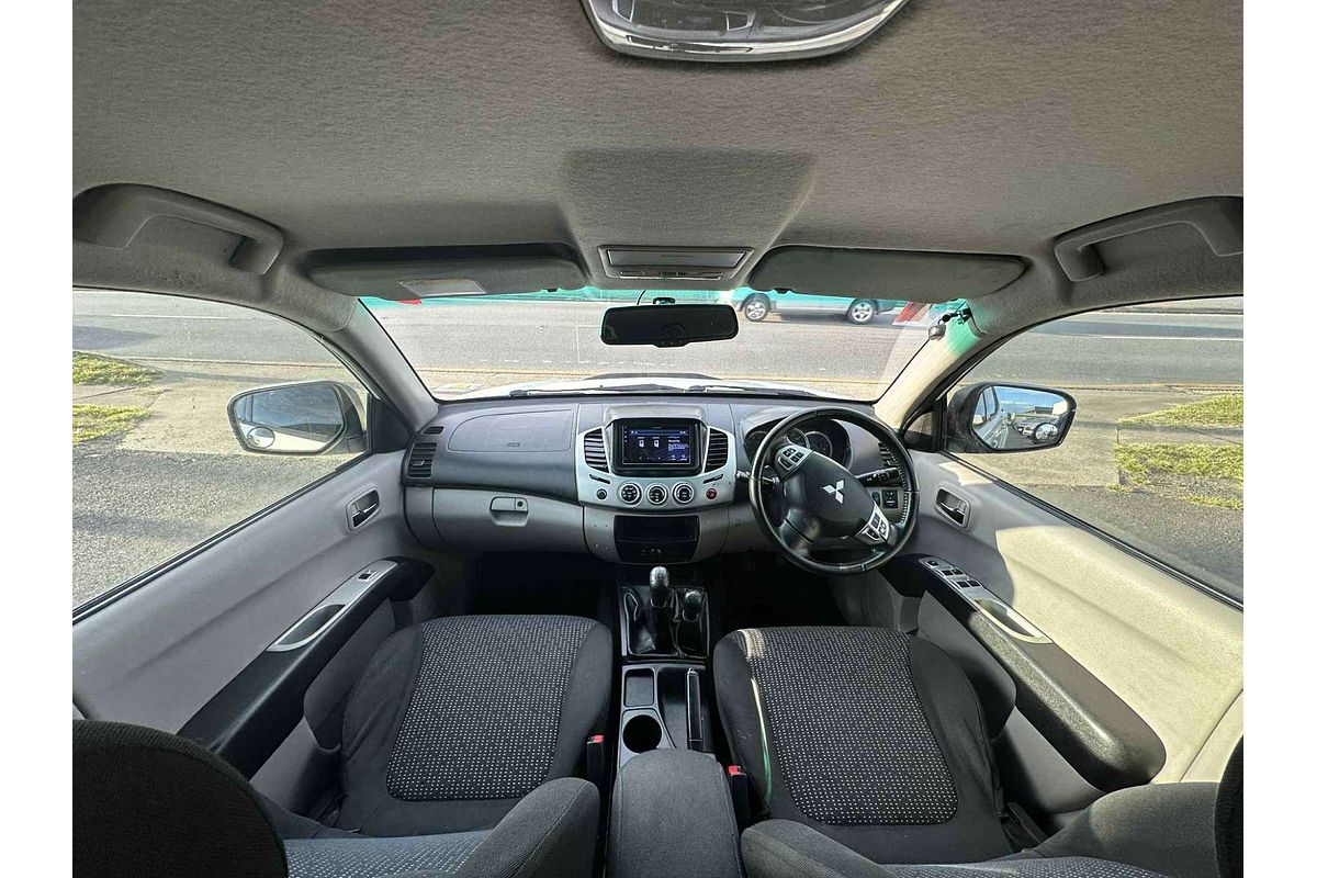 2012 Mitsubishi Triton GLX-R MN 4X4