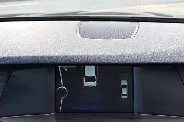 2011 BMW 520d F10 MY12