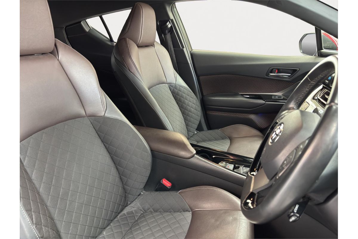 2017 Toyota C-HR ZYX10