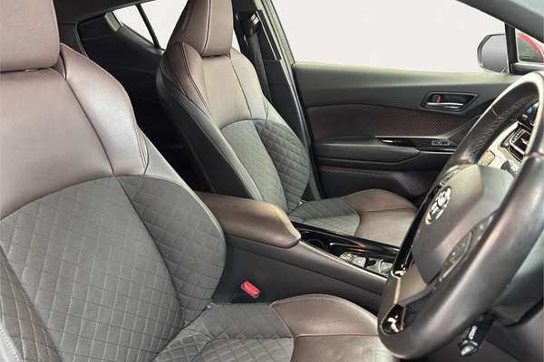 2017 Toyota C-HR ZYX10