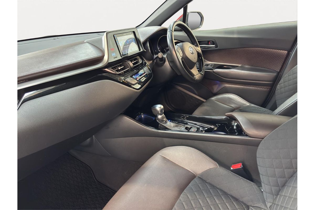 2017 Toyota C-HR ZYX10