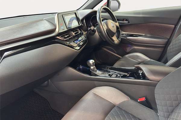 2017 Toyota C-HR ZYX10