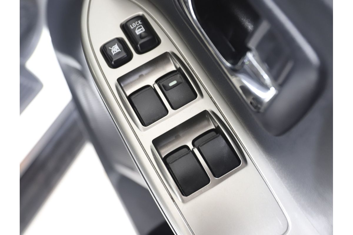 2019 Mitsubishi Pajero GLS NX