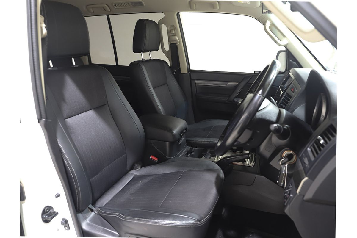 2019 Mitsubishi Pajero GLS NX