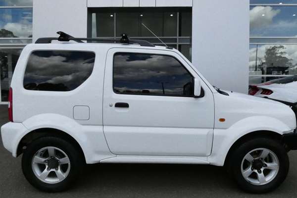 2011 Suzuki Jimny SIERRA (4x4)