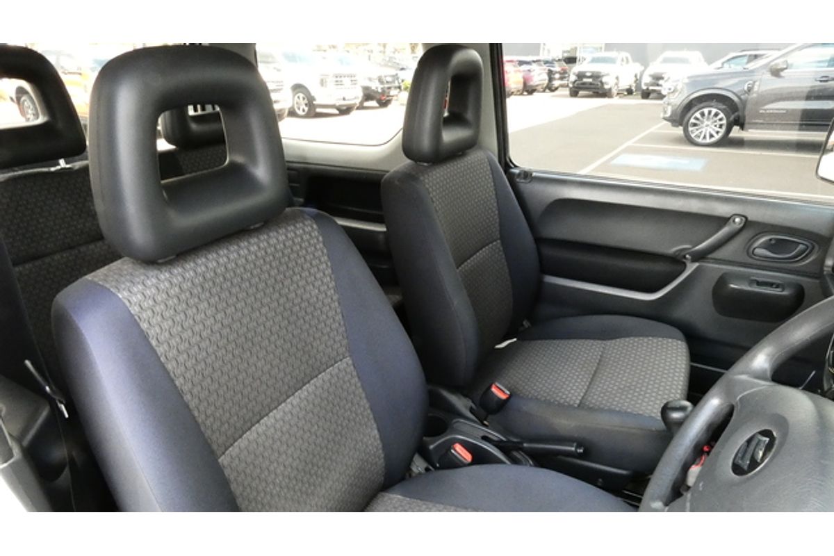 2011 Suzuki Jimny SIERRA (4x4)