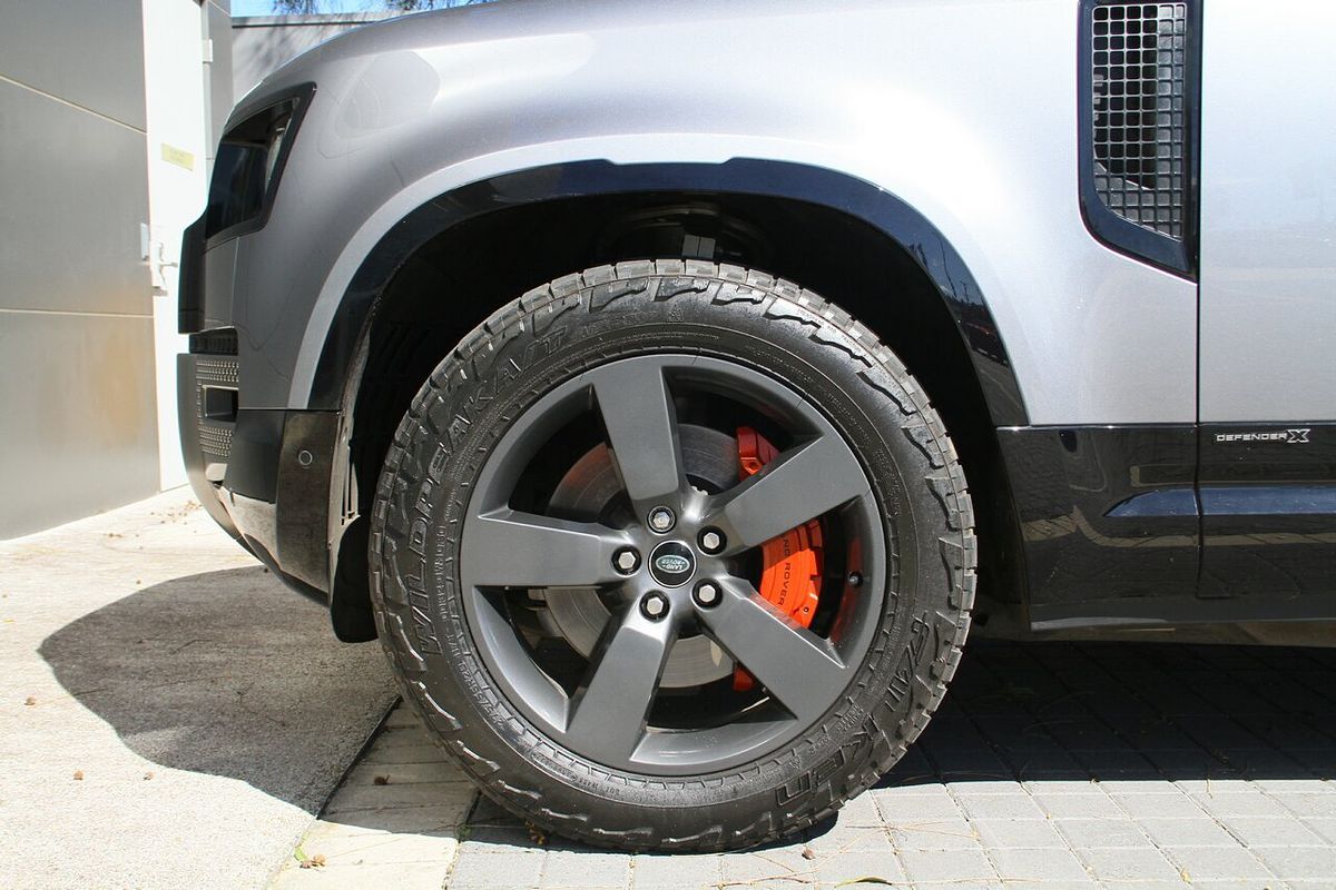 2021 Land Rover Defender 110 D300 X L663