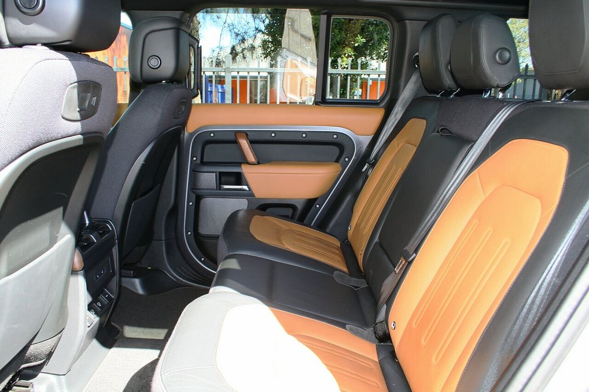 2021 Land Rover Defender 110 D300 X L663