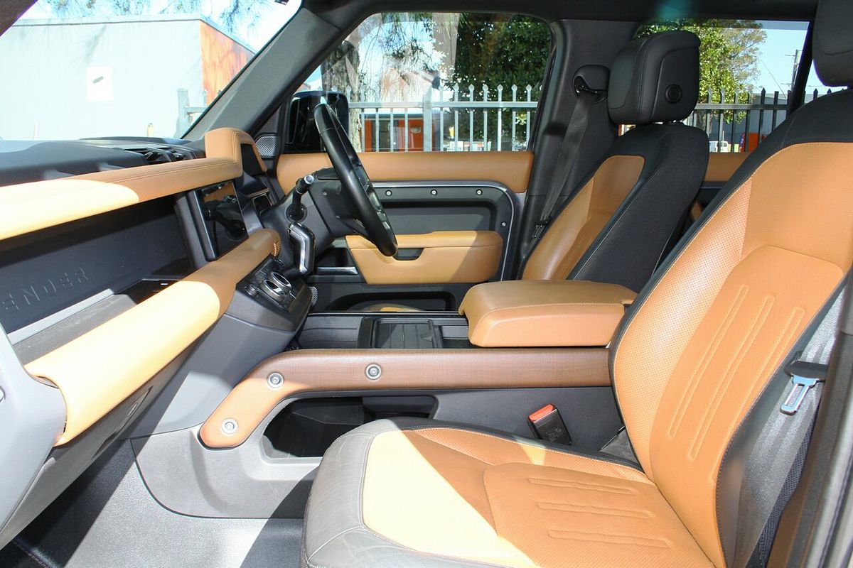 2021 Land Rover Defender 110 D300 X L663