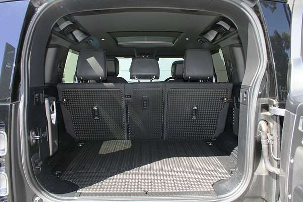 2021 Land Rover Defender 110 D300 X L663