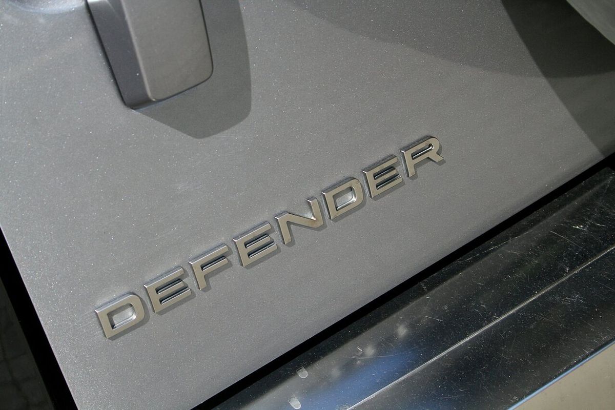 2021 Land Rover Defender 110 D300 X L663