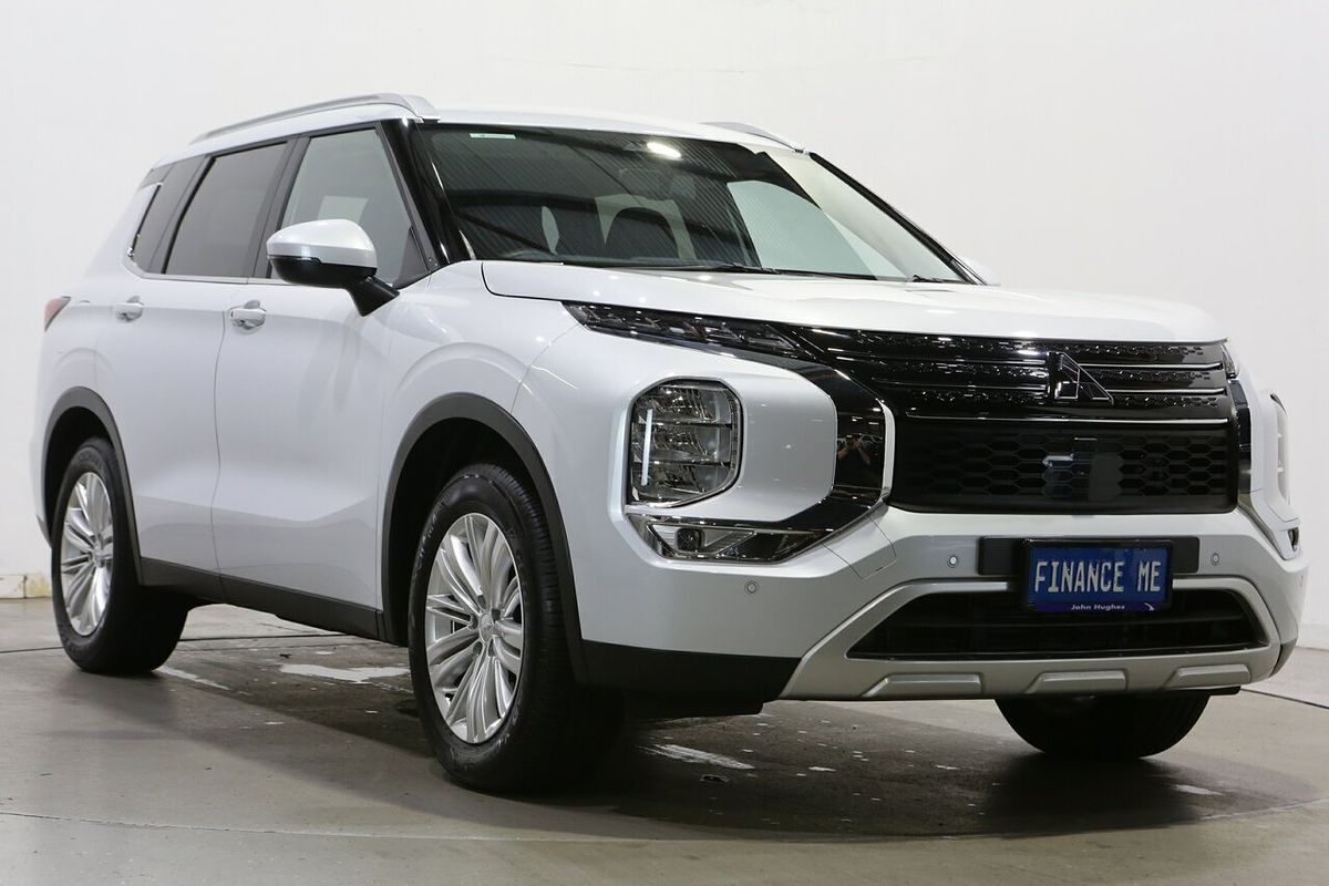 2024 Mitsubishi Outlander LS ZM