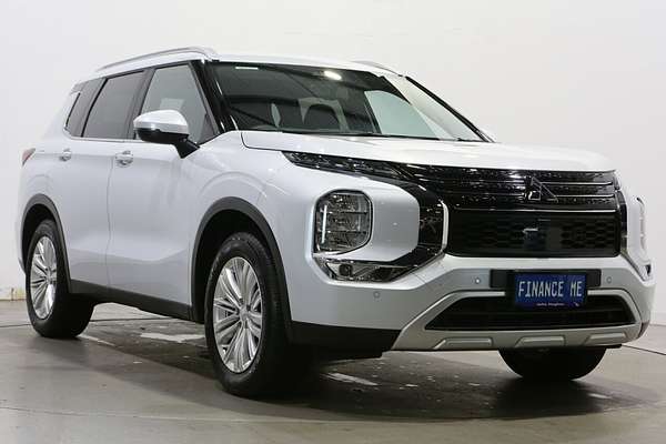 2024 Mitsubishi Outlander LS ZM