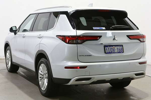 2024 Mitsubishi Outlander LS ZM