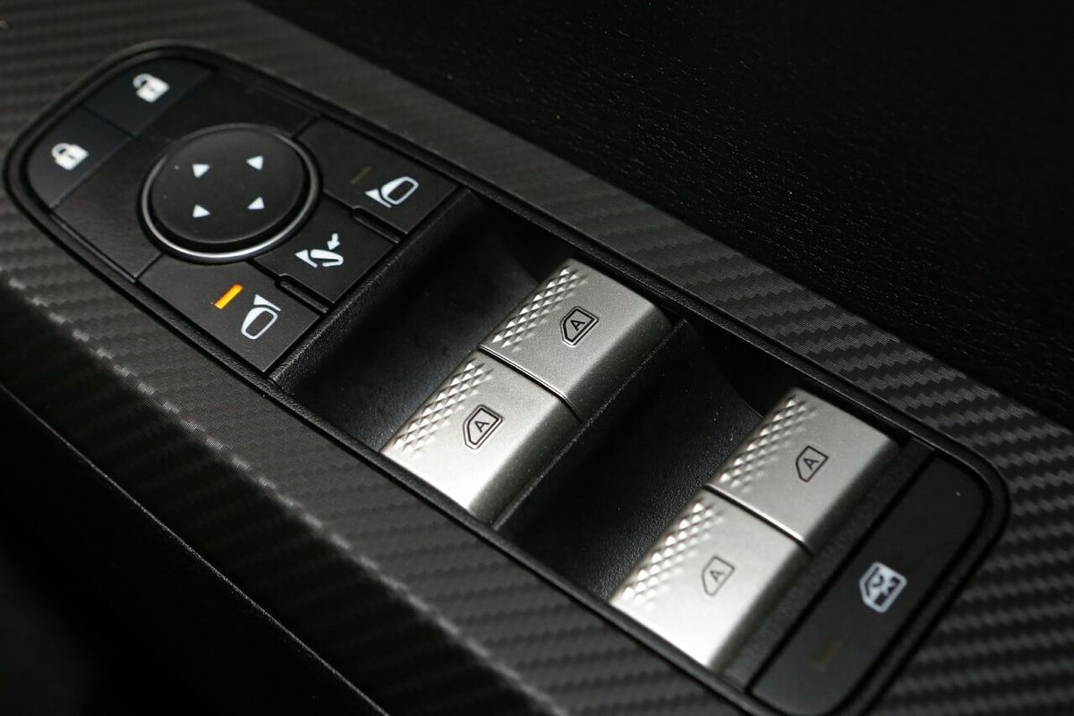 2024 Mitsubishi Outlander LS ZM