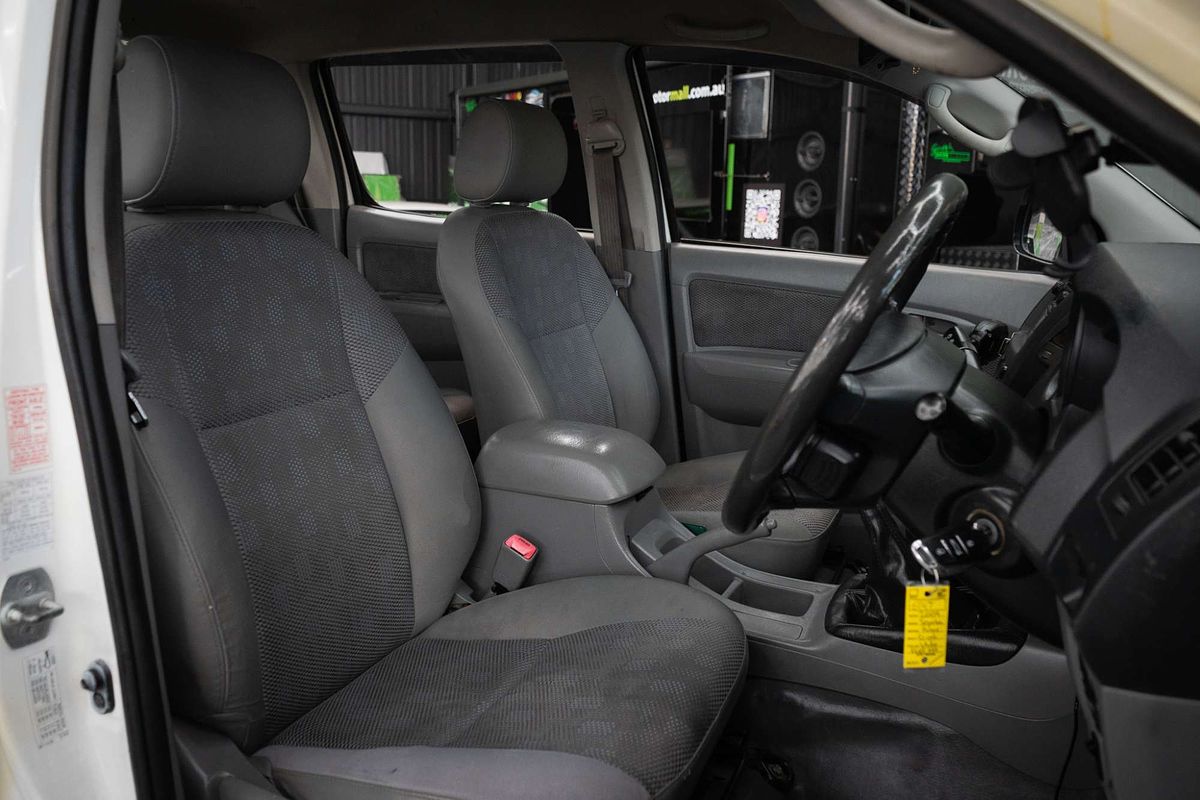 2009 Toyota Hilux SR GGN25R 4X4