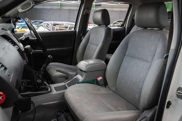 2009 Toyota Hilux SR GGN25R 4X4
