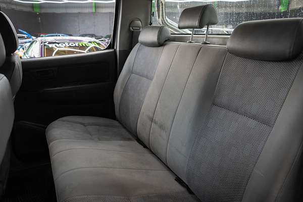 2009 Toyota Hilux SR GGN25R 4X4