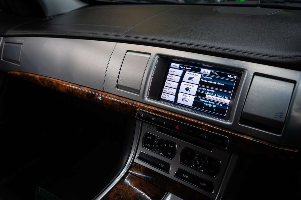 2012 Jaguar XF Luxury X250