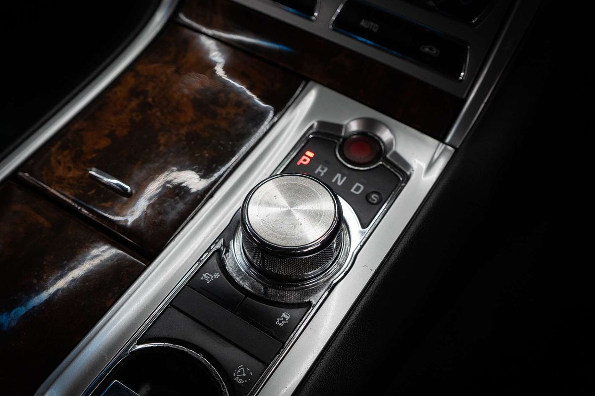 2012 Jaguar XF Luxury X250