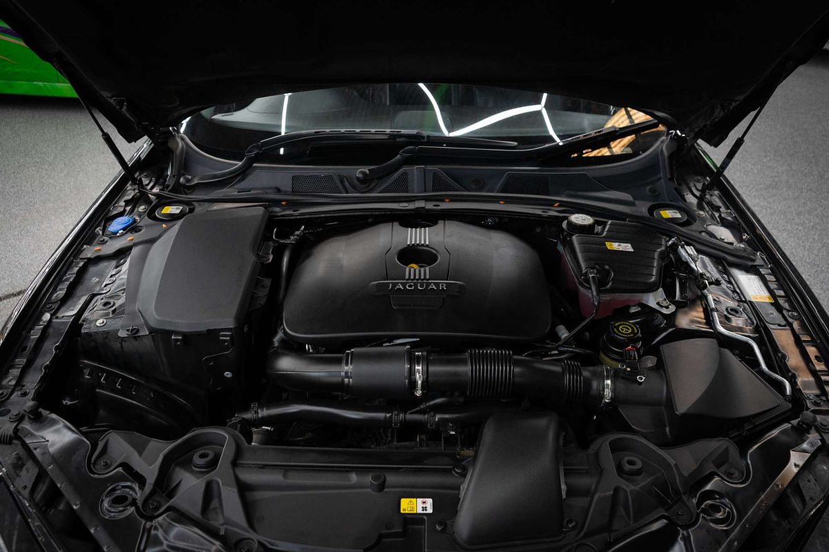 2012 Jaguar XF Luxury X250
